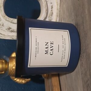 Leoben Co Man Cave No 22 Scented Candle 24 Oz Vegan Soy Wax Blend Navy Masculine